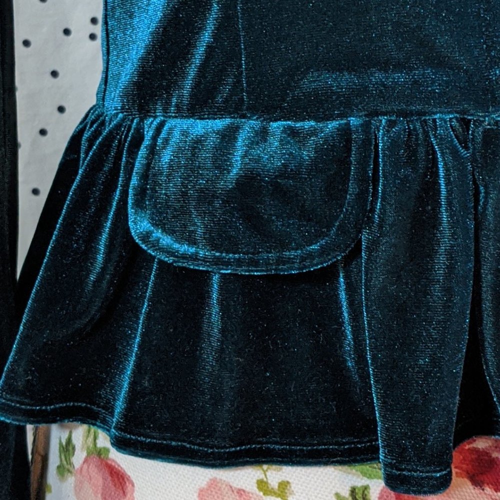 Grevercute Velvet Peplum Top - Size S - Picture 7 of 8